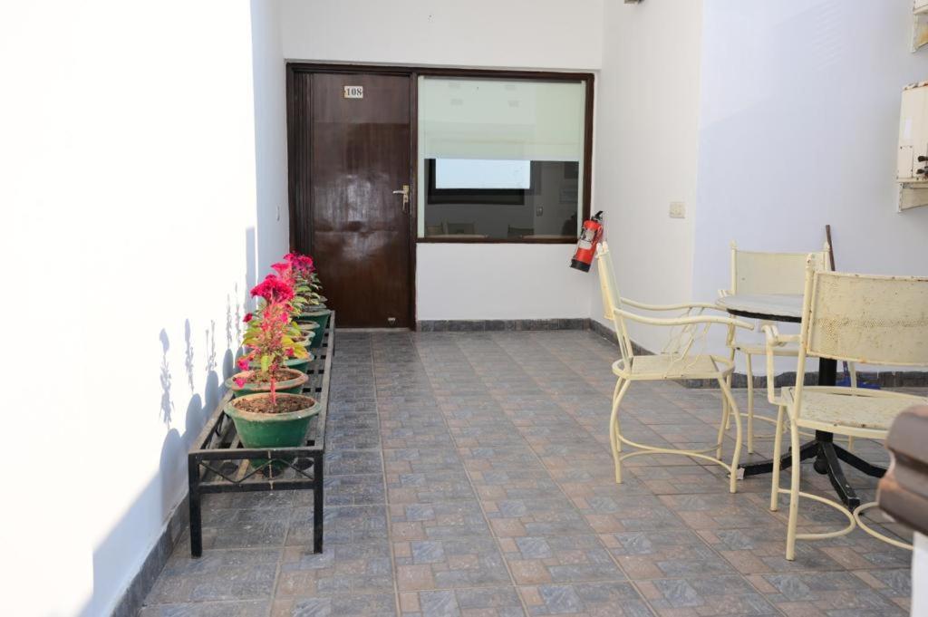 Maharani Regency Hotel Panchkula Exterior foto